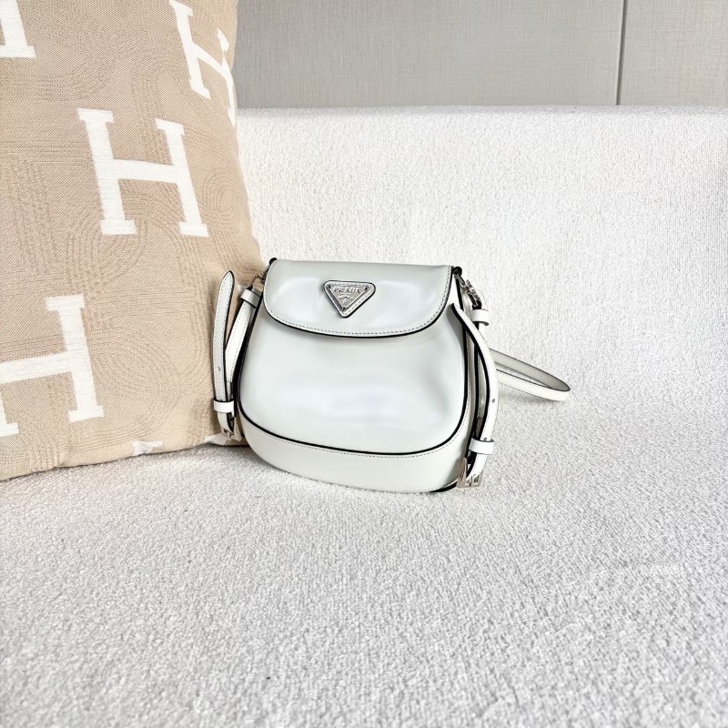 Prada Cleo白色腋下包奶油白 銀扣 亮面牛皮18*16*2 98新配件塵袋-4