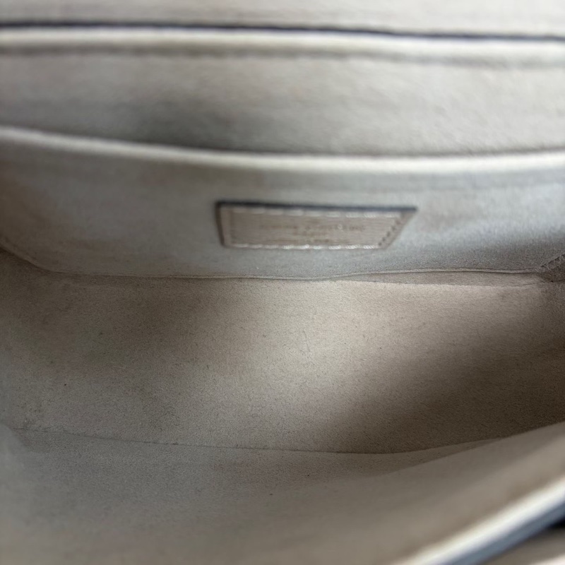 LV lockme Tender斜背包灰色拼白 金扣 芯片款19*15*6.5 98新配件塵袋盒子-2