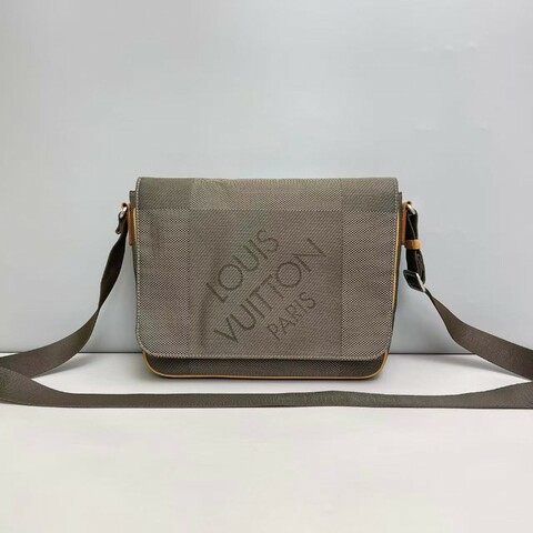 LV路易威登 男士 帆布郵差包
