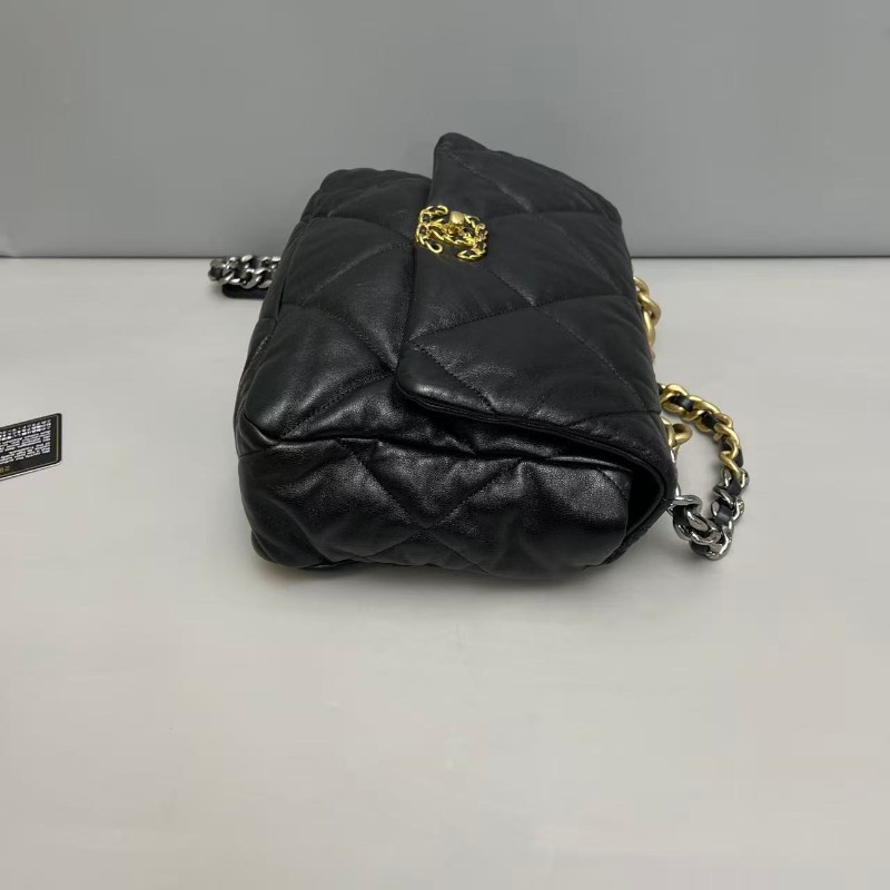 Chanel 19Bag中號黑金全皮菱格紋斜背包-4