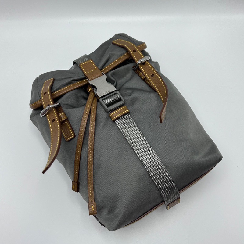 PRADA 降落傘防水尼龍布斜背腰包16*21*7 98新配件塵袋-2