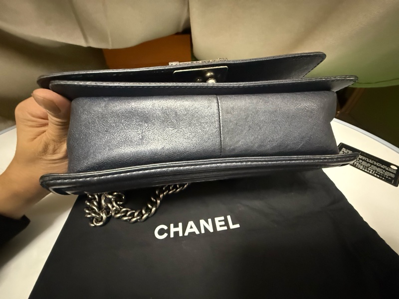 CHANEL BOY MEDIUM-7