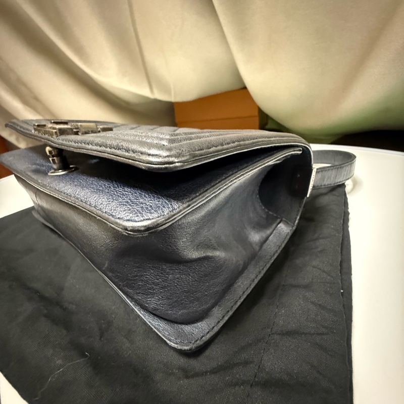 CHANEL BOY MEDIUM-11