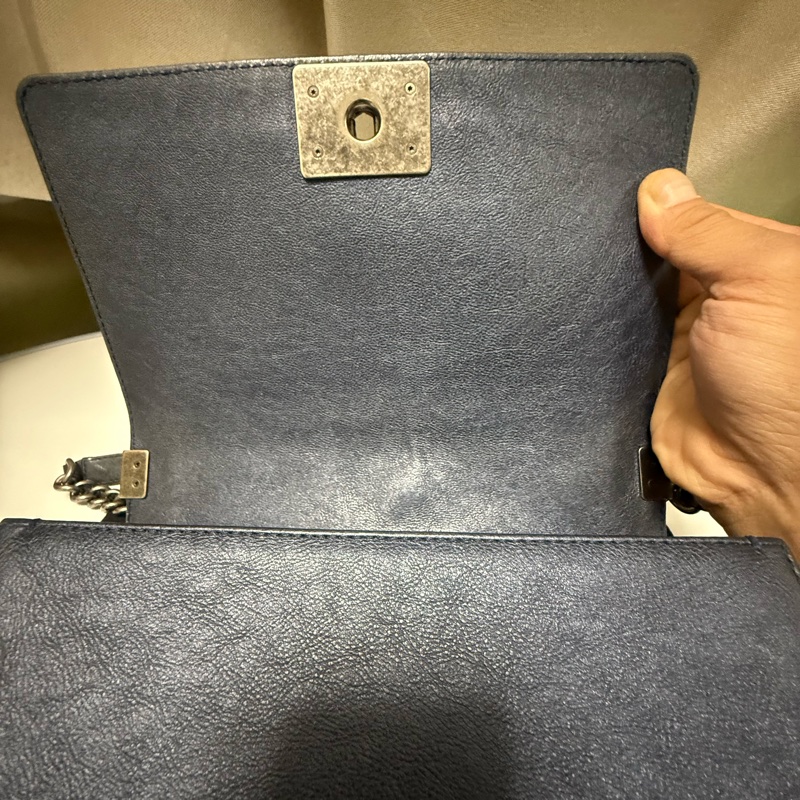 CHANEL BOY MEDIUM-15