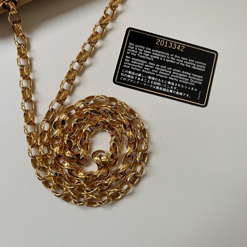 CHANEL 浮雕金釦奶茶黛妃22-7