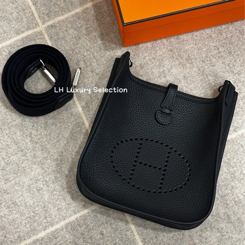 HERMÈS Mini Evelyne黑銀K刻                                                【低調卻藏不住的高級感🖤】