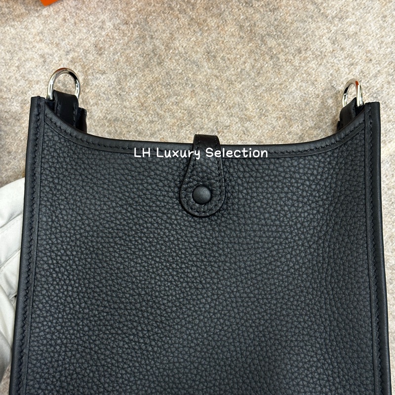 HERMÈS Mini Evelyne黑銀K刻                                                【低調卻藏不住的高級感🖤】-6