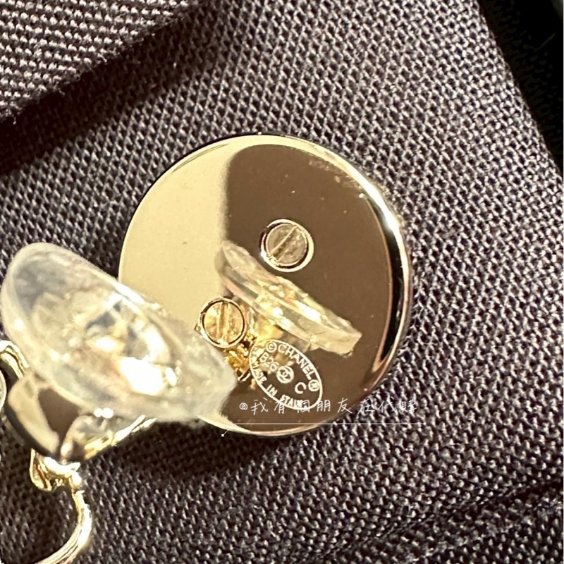 《我有個朋友在代購》香奈兒單寧迷你「耳夾」—全新現貨在台-5