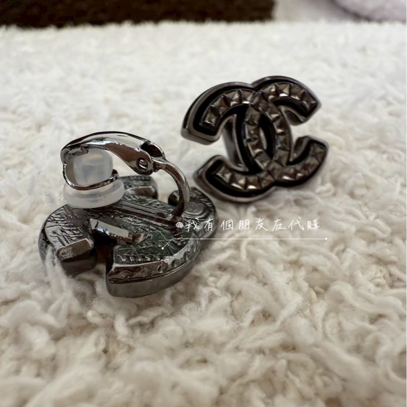 《我有個朋友在代購》香奈兒菱格紋切面耳夾-3