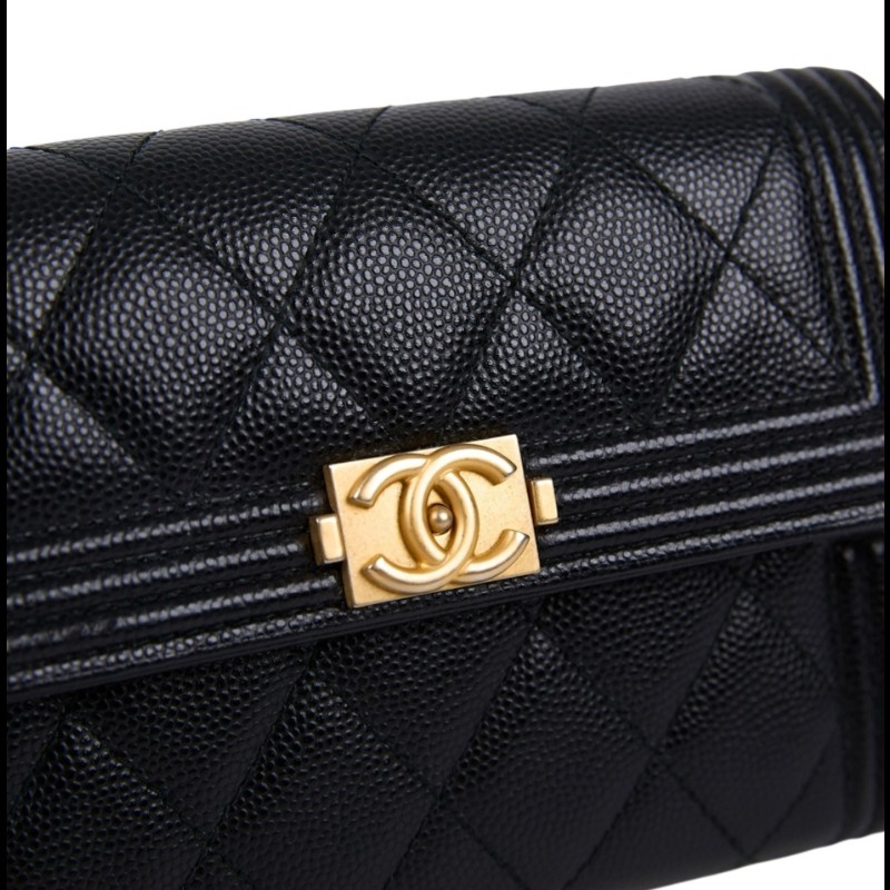 Chanel 荔枝紋黑金Boy款中夾-3