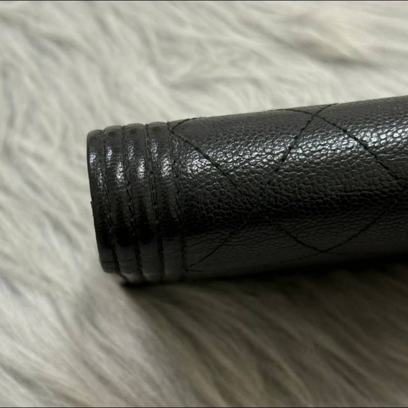Chanel 荔枝紋黑金Boy款中夾-11