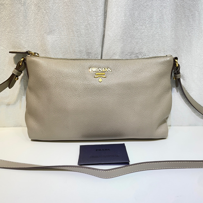 【包稅】PRADA Vitello Daino 斜背包 1BH050-1