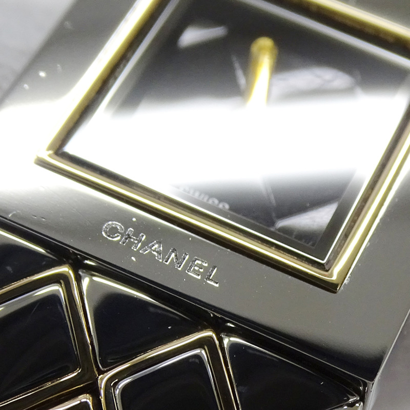 香奈兒女士絎縫石英腕錶，QZ系列不鏽鋼、金色和黃金材質，H0475，方形，拋光-14