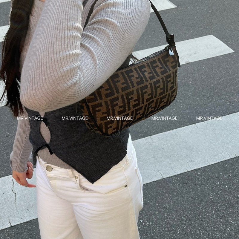 🏷Fendi老花漁夫包-0