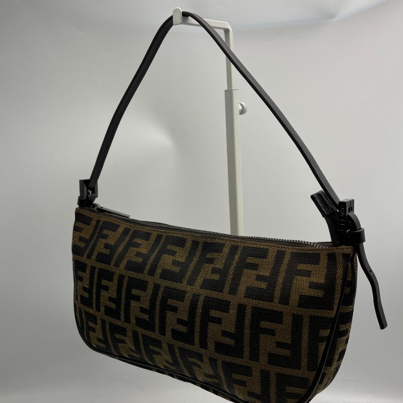 🏷Fendi老花漁夫包-3