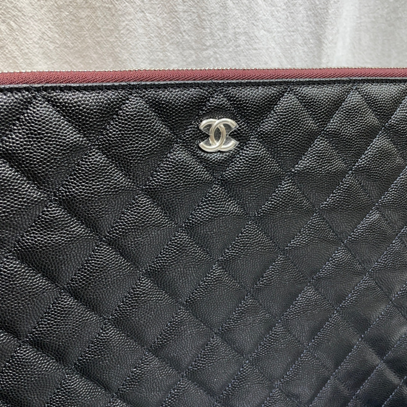 【包稅】CHANEL 經典魚子醬大黑色銀色手拿包 A82552-2