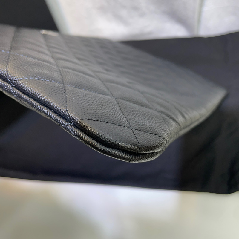 【包稅】CHANEL 經典魚子醬大黑色銀色手拿包 A82552-6