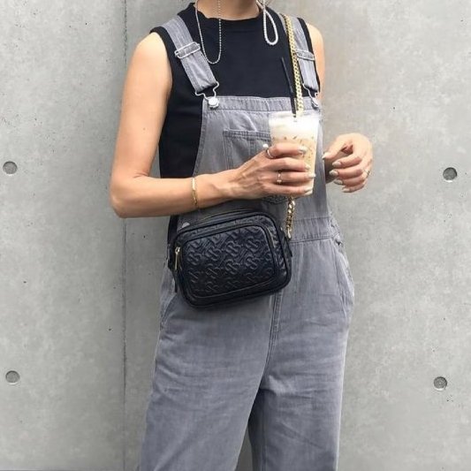 Burberry - 黑色牛皮金釦TB相機包-7