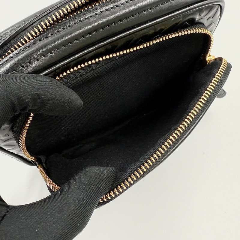 Burberry - 黑色牛皮金釦TB相機包-13