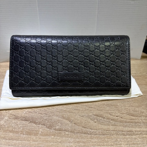GUCCi經典壓紋牛皮翻蓋長夾 （黑色）