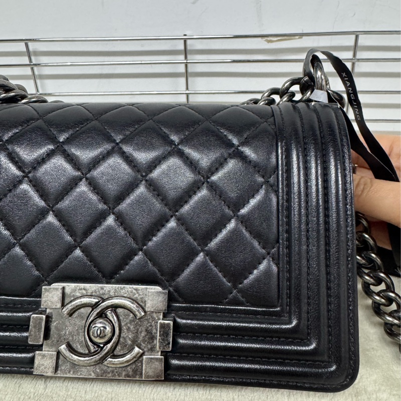 Chanel 小號黑銀Leboy羊皮-2