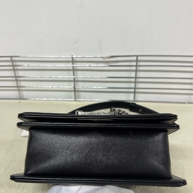 Chanel 小號黑銀Leboy羊皮-4
