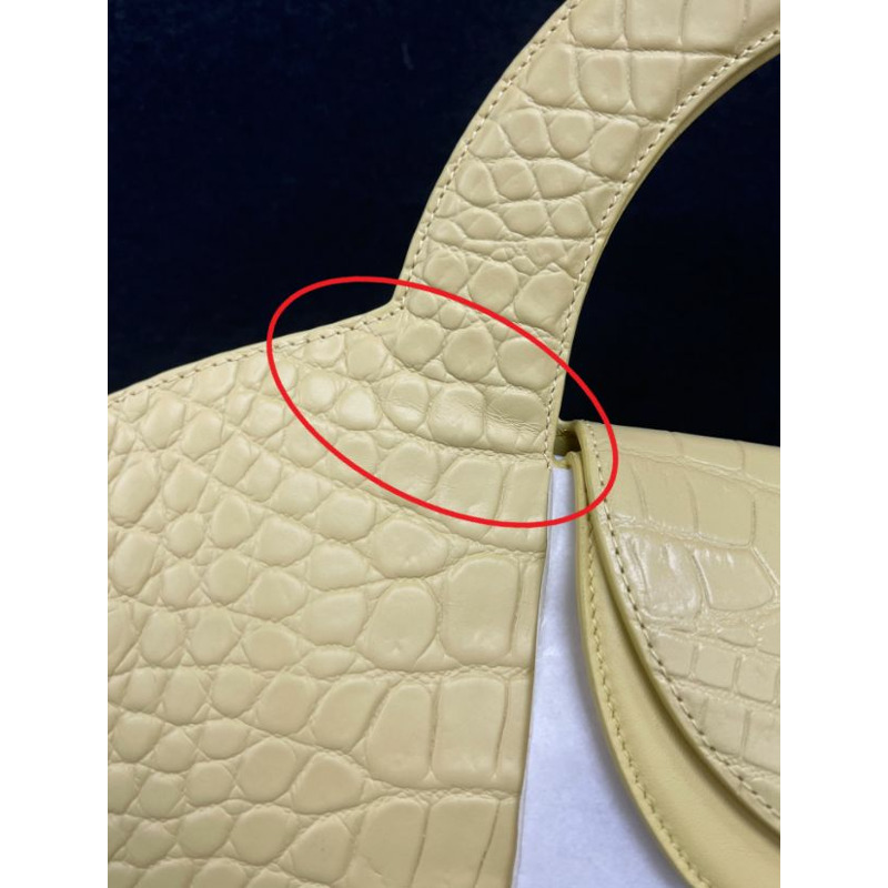 【包稅】BOTTEGA VENETA Doll 中型壓花皮革手提包 香草色 658516VA4509414-3