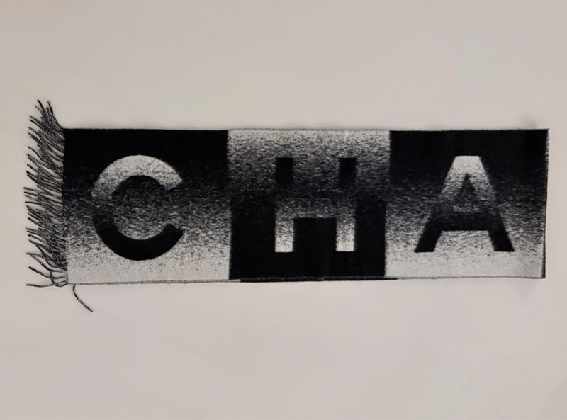 Chanel 字母黑灰漸層圍巾-1