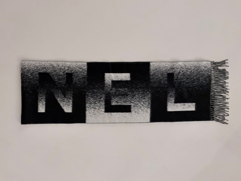 Chanel 字母黑灰漸層圍巾-2