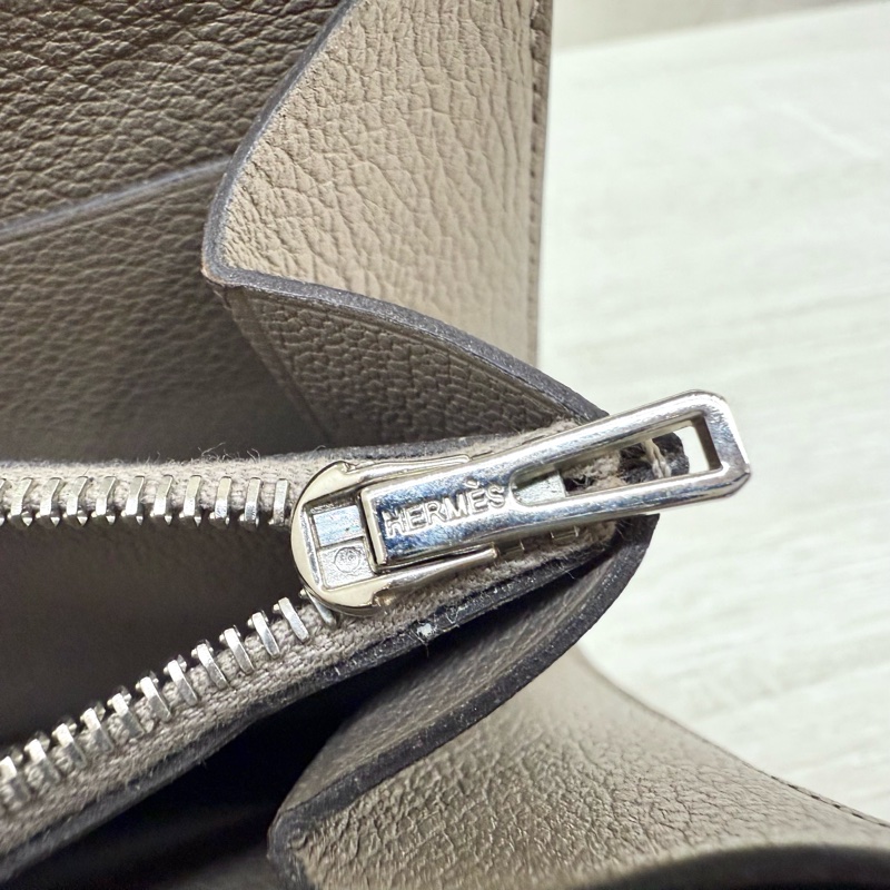 HERMES大象灰EPSOM銀釦兩折康康短夾-12