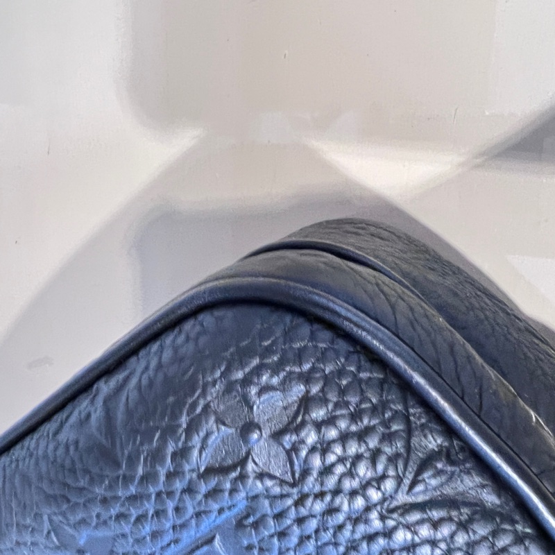 LV 黑牛皮壓紋S Lock黑釦手提肩斜背郵差包-6