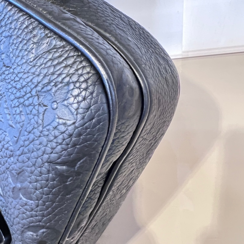 LV 黑牛皮壓紋S Lock黑釦手提肩斜背郵差包-7