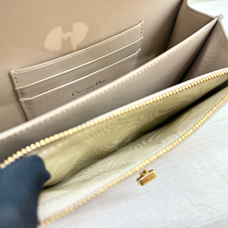 DIOR淡米色羊皮金釦MISS Caro側背包S5169UDAX-11