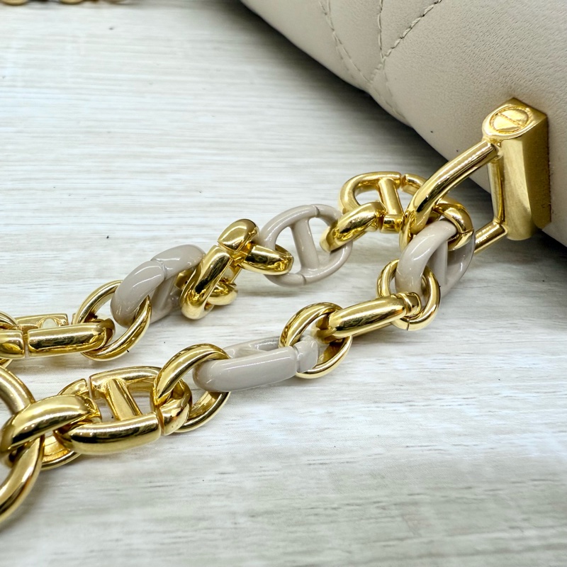 DIOR淡米色羊皮金釦MISS Caro側背包S5169UDAX-17