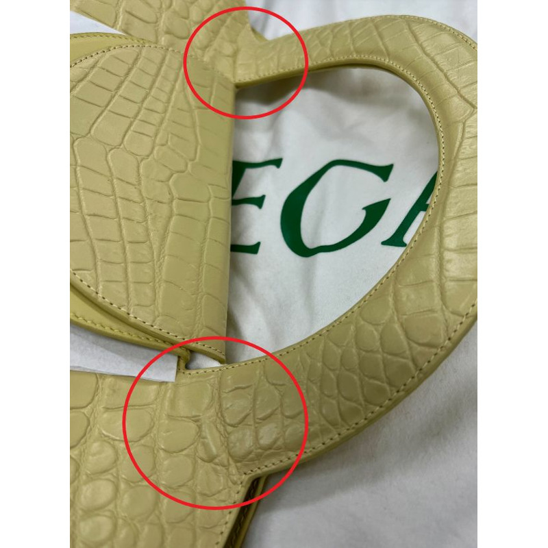 【包稅】BOTTEGA VENETA Doll 中型壓花皮革手提包 香草色-2