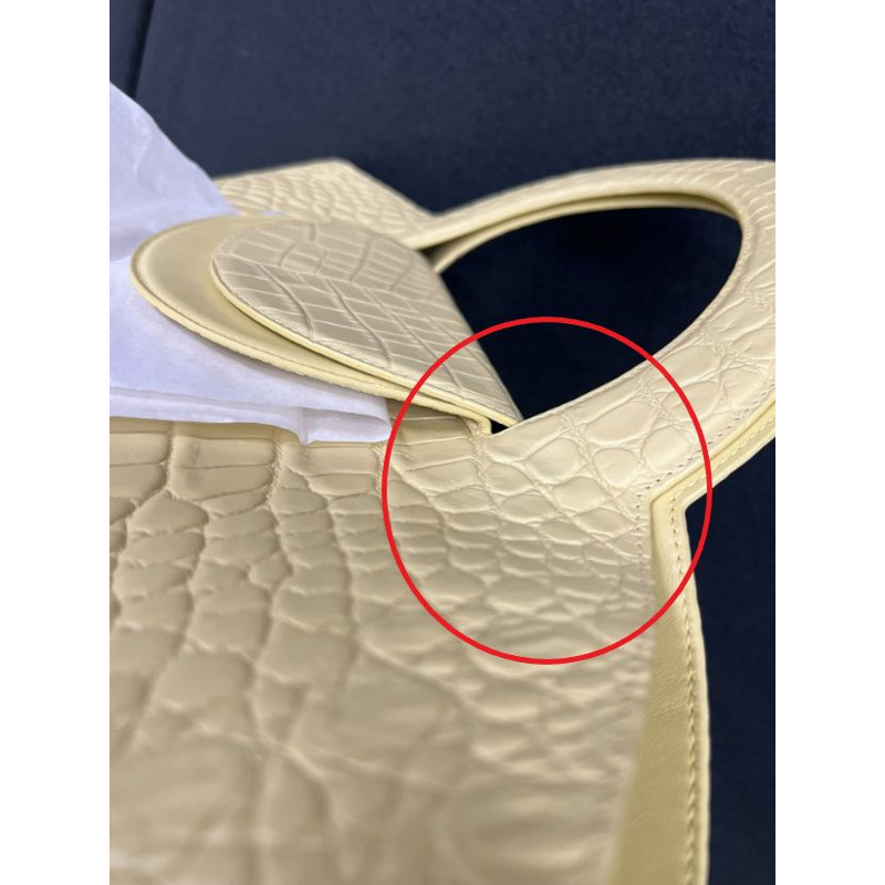 【包稅】BOTTEGA VENETA Doll 中型壓花皮革手提包 香草色 658516VA4509414-2