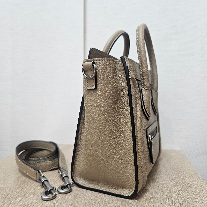 [高CP好物❣️平台最甜價帶回家] Celine沙丘色牛皮霧銀釦Luggage Nano手提斜背包-27