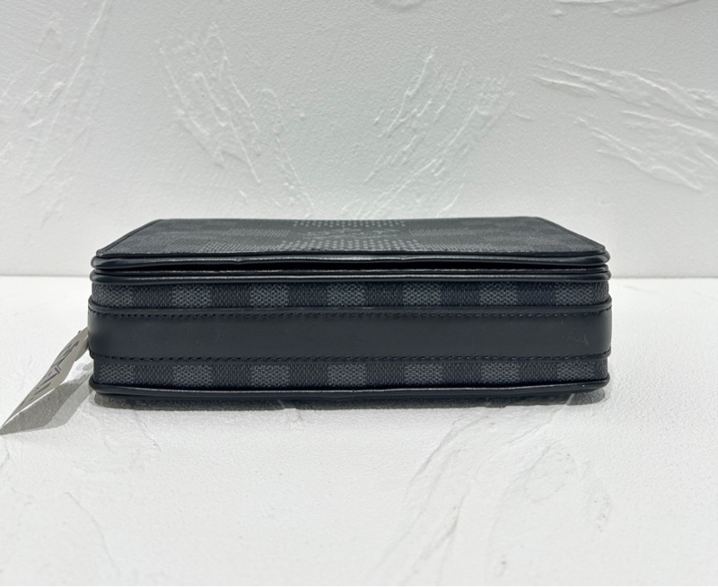 Lv 芯片款灰黑棋盤 郵差包 尺寸約23x15-5