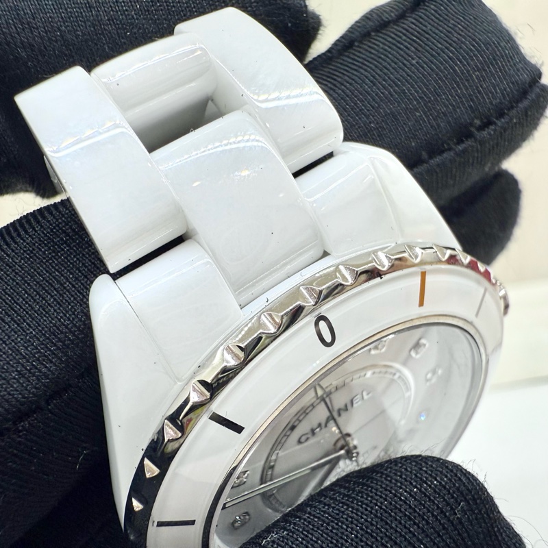 CHANEL白陶瓷12點鑽CALIBER 38MM J12機芯腕錶H5705-12