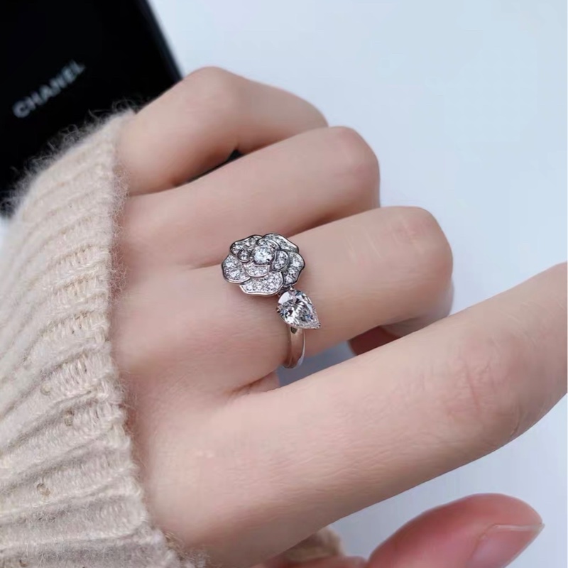 Chanel 香奈兒Camélia系列山茶花鑽石戒指 尺寸51-0