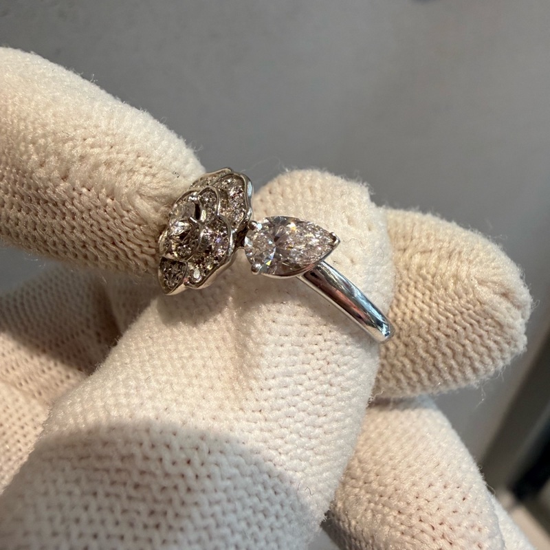 Chanel 香奈兒Camélia系列山茶花鑽石戒指 尺寸51-8