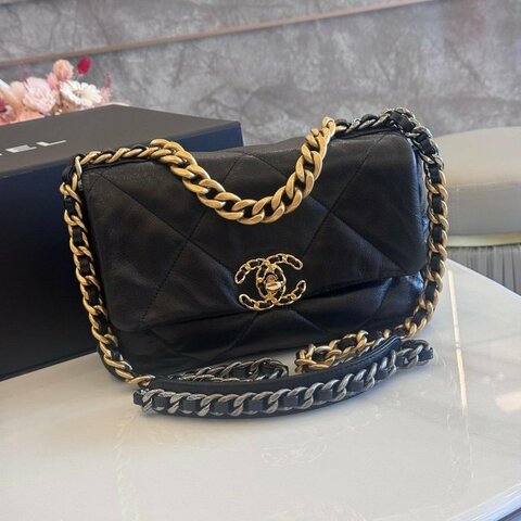 *SHIHNA名牌精品* CHANEL 黑色金扣 羊皮 19口蓋包 (保卡款)
