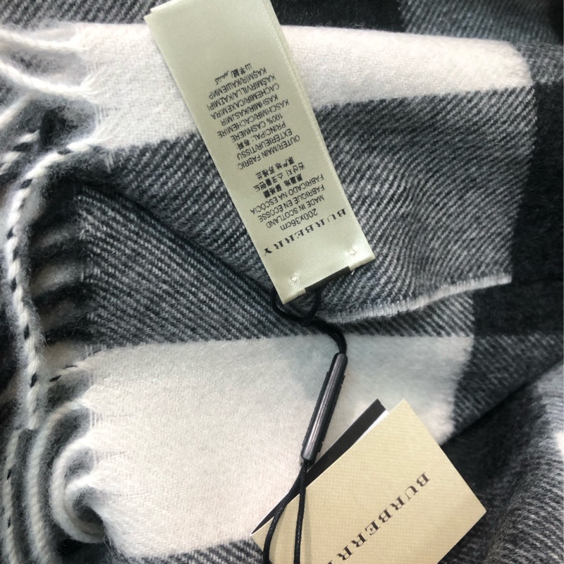 Burberry 米色格仔 100%Cashmere Scarf XC193-3