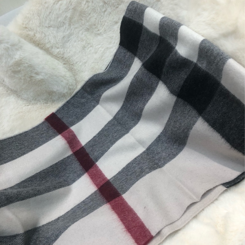 Burberry 米色格仔 100%Cashmere Scarf XC193-4