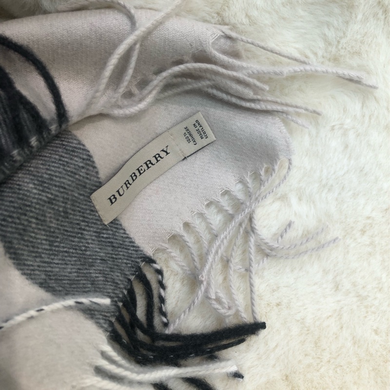 Burberry 米色格仔 100%Cashmere Scarf XC193-5