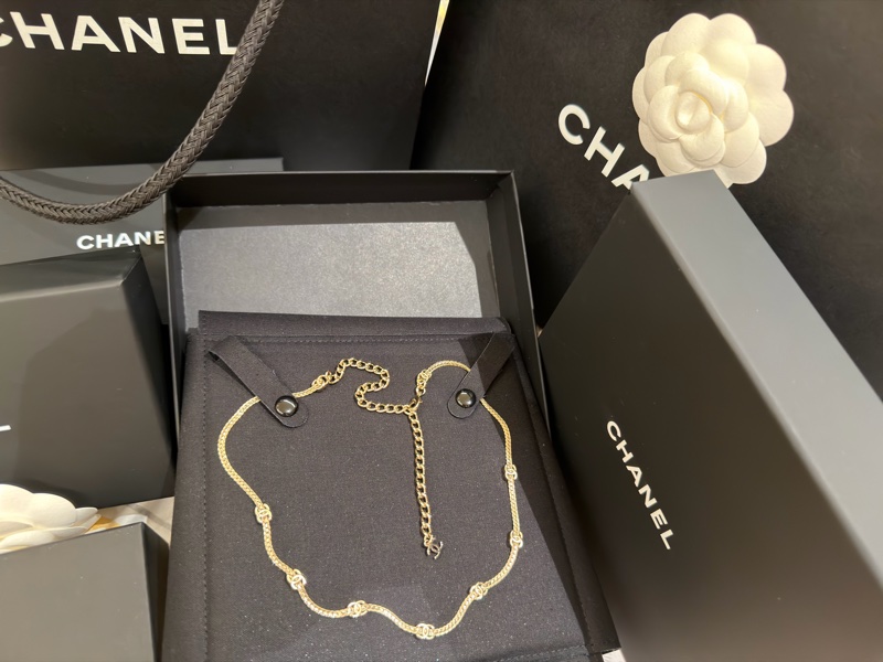 Chanel淡金七花項鍊-0
