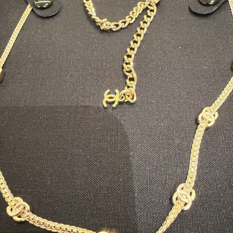 Chanel淡金七花項鍊-3
