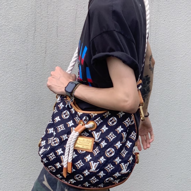 LV M40235 Bulles MM HOBO限量稀有絕版海軍藍郵輪幻影繩結包-56