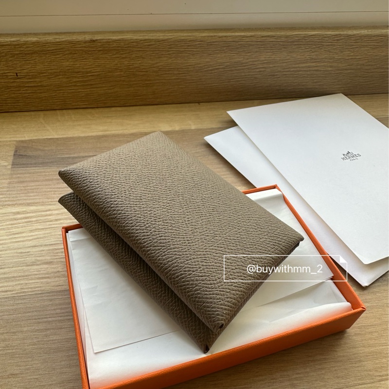 ⭐️賣場有滿額折扣⭐️愛馬仕 Calvi Duo 大象灰卡包 零錢包-5