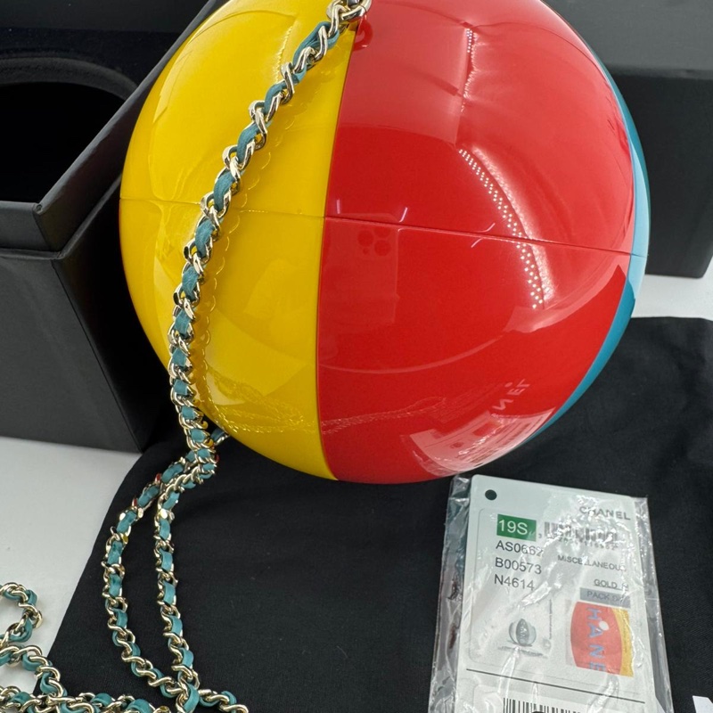 Chanel 19S Lucite Red Yellow Blue & White Beach Ball Bag with Gold Hardware-3